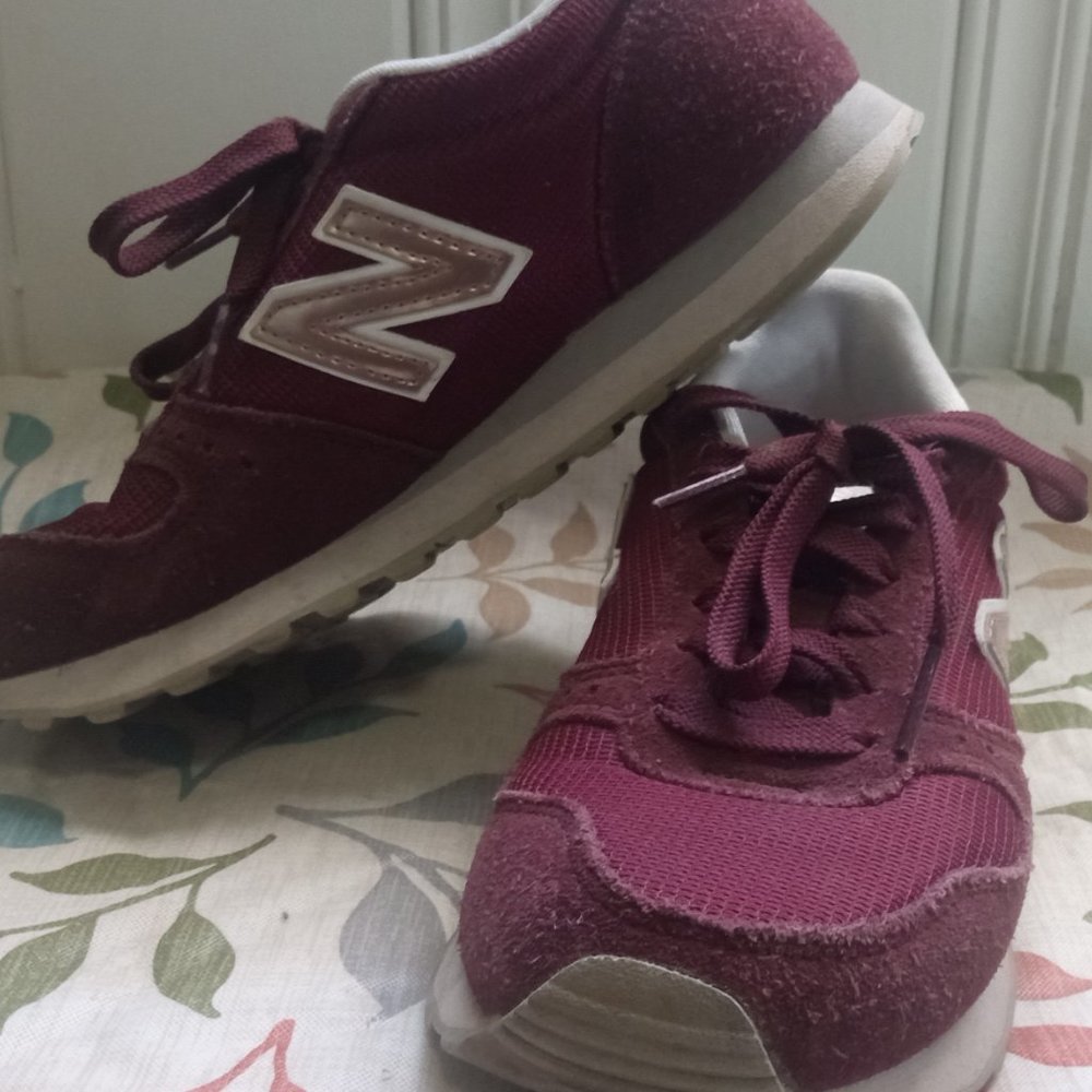New Balance Tennis Shoes